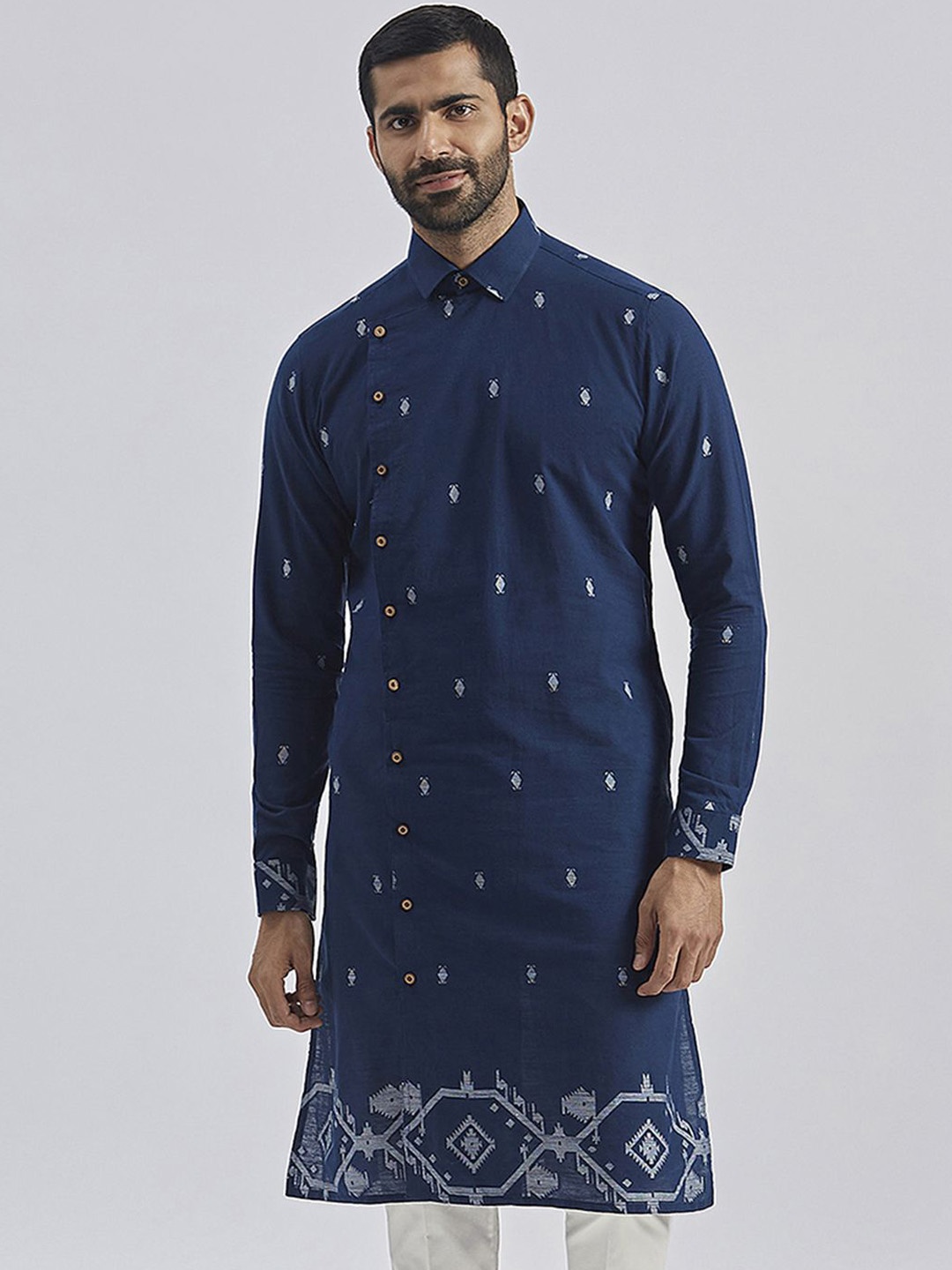 

VASTRAMAY Geometric Woven Design Shirt Collar Angrakha Jacquard Cotton Straight Kurta, Navy blue