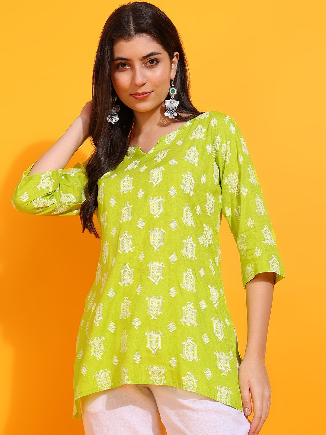

Mialo fashion Ethnic Motifs Printed Notch Neck Straight Kurta, Lime green