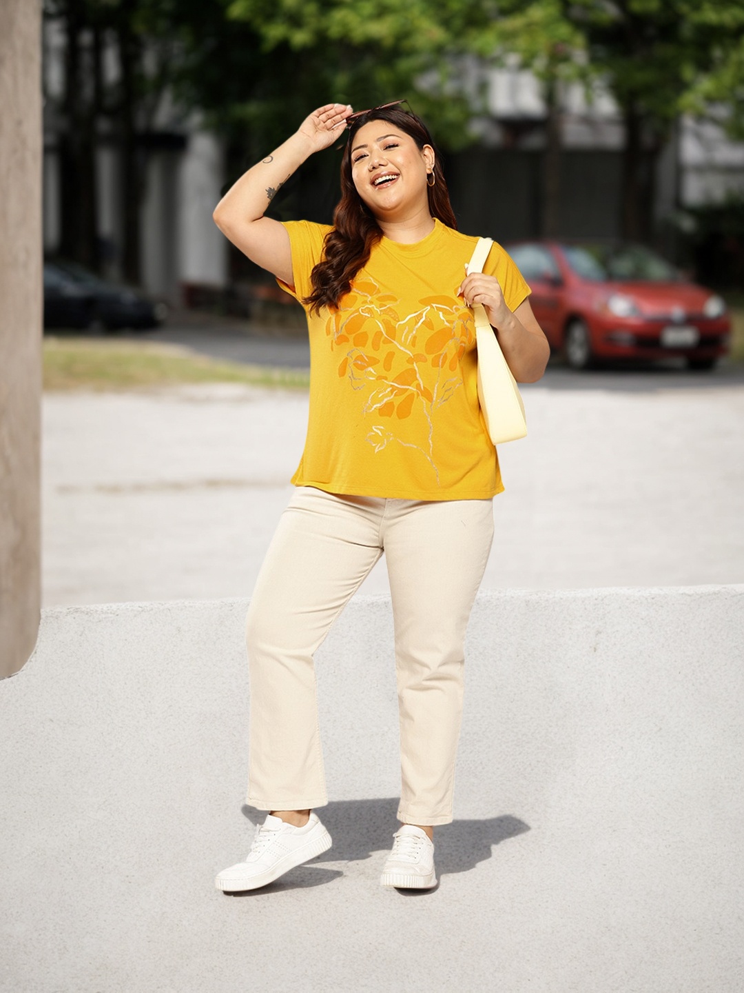 

Sztori Plus Size Floral Print Drop-Shoulder Sleeves T-shirt, Mustard