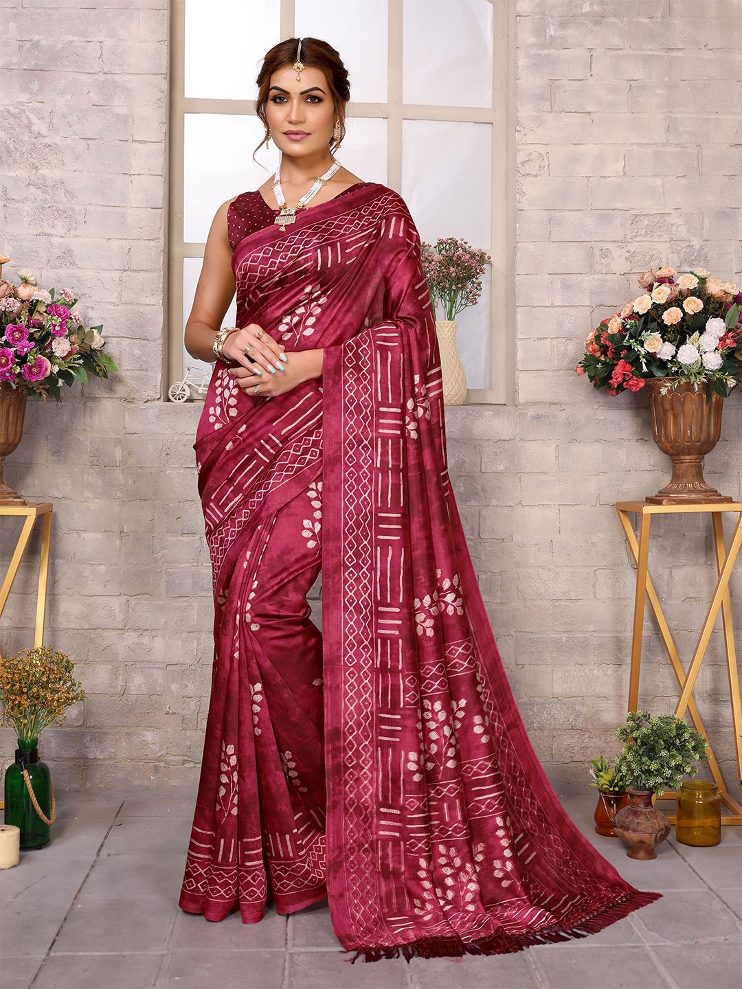 

KALINI Women Woven Design Saree With Blouse Piece, Red