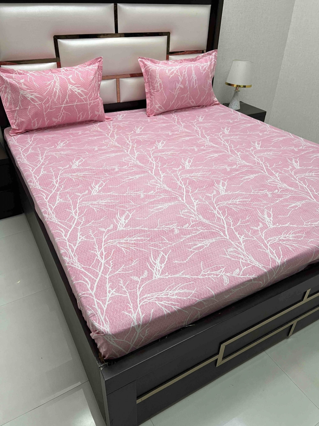 

Pure Decor Pink & White Floral Pure Cotton 350 TC King Set 2.75 m x 3.05 m