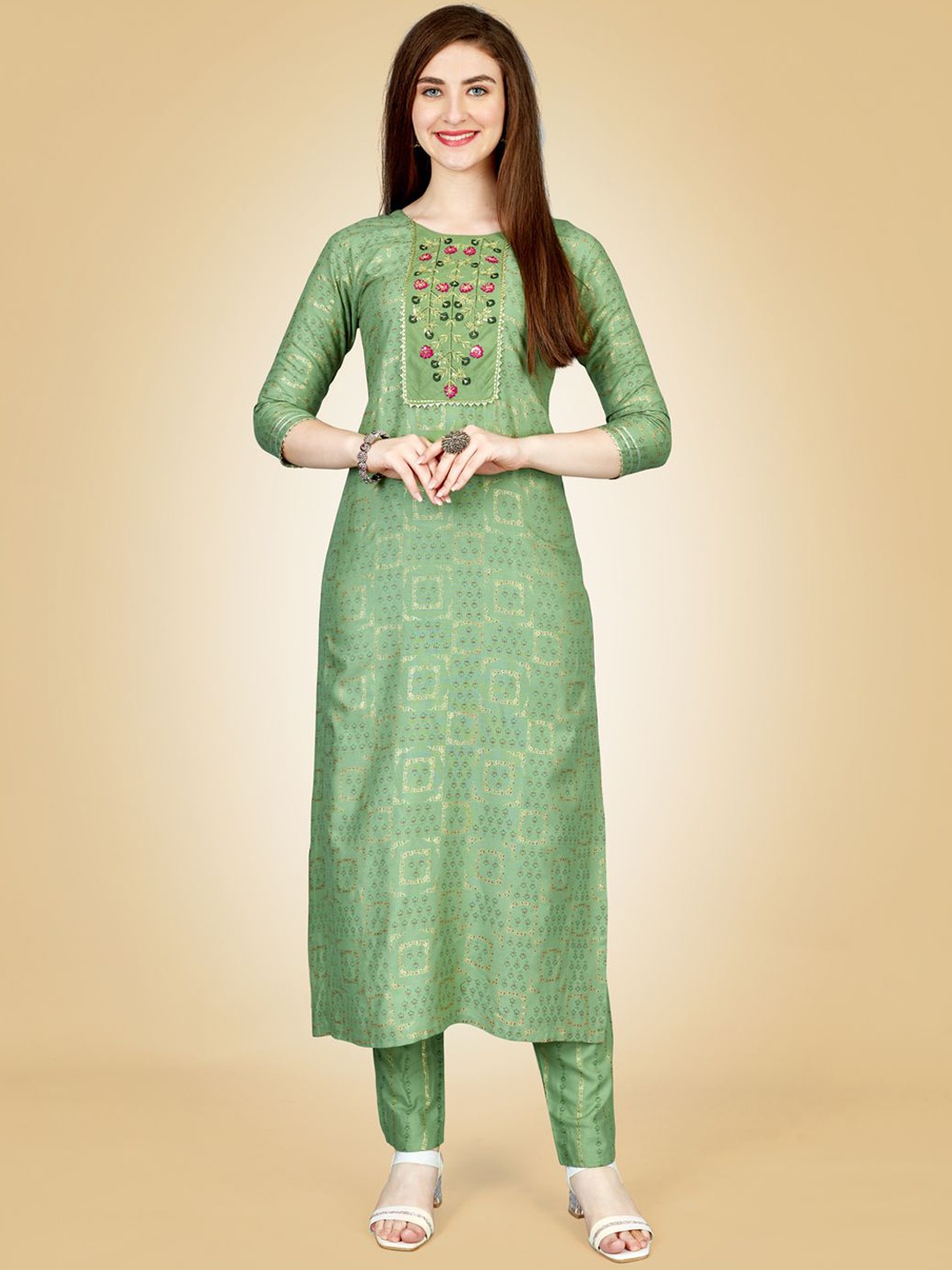 

HI FI NX Paisley Embroidered Straight Kurta With Churidar, Green