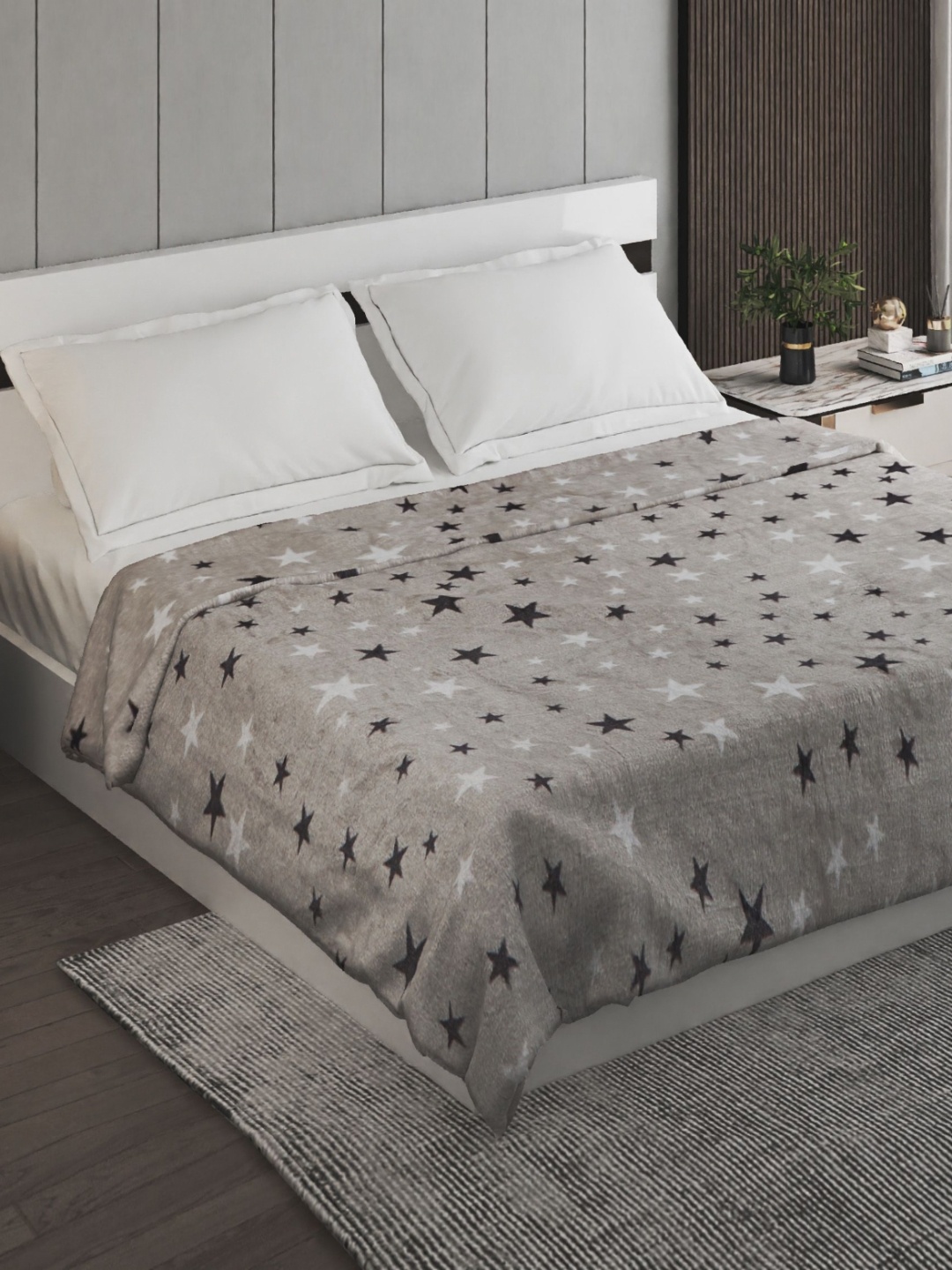 

Home Centre Slate Grey & White Star Printed 200 GSM Double Bed Blanket