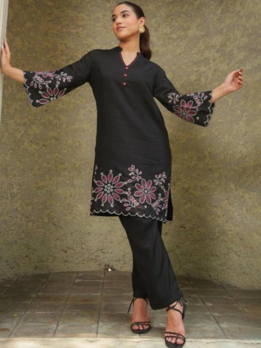 

AUTUMN LANE Floral Embroidered Mandarin Collar Flared Sleeves Tunic With Trouser, Black