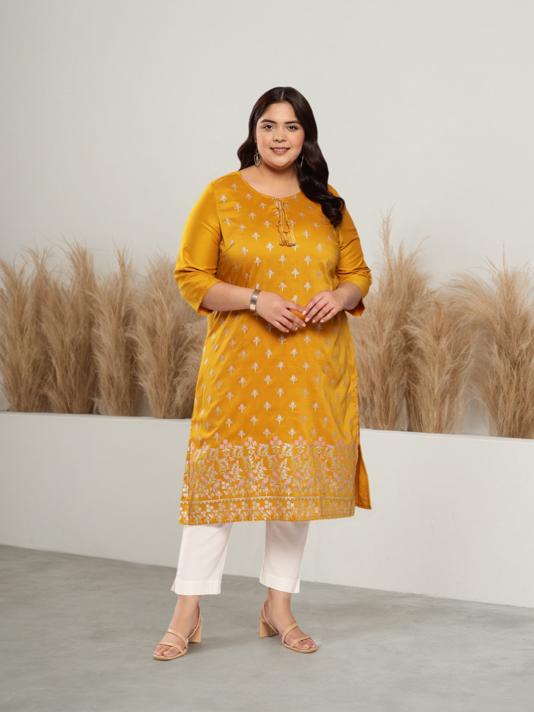 

Sztori Plus Size Ethnic Foil Printed Kurta, Mustard