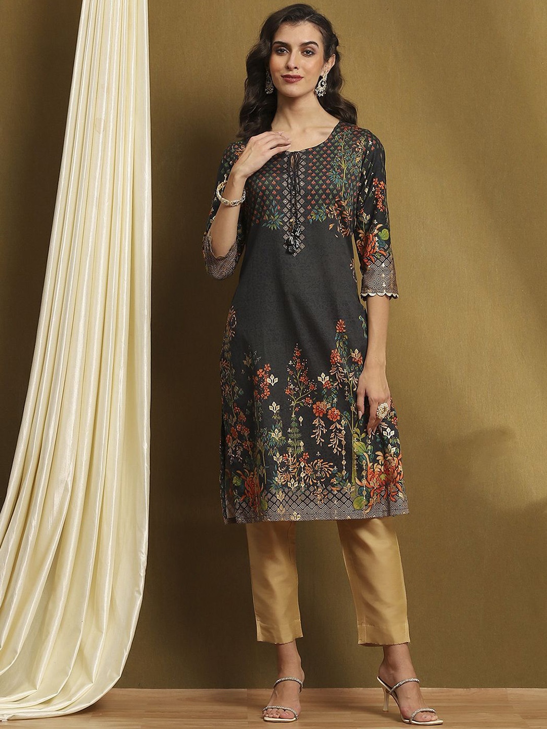 

Biba Floral Printed Straight Kurta, Black
