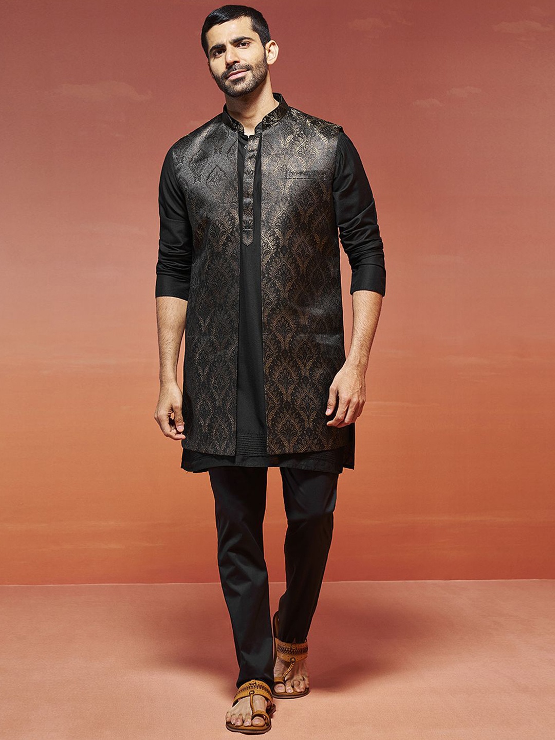 

VASTRAMAY Floral Yoke Design Jacquard Straight Kurta With Pyjama & Jacquard Jacket, Black