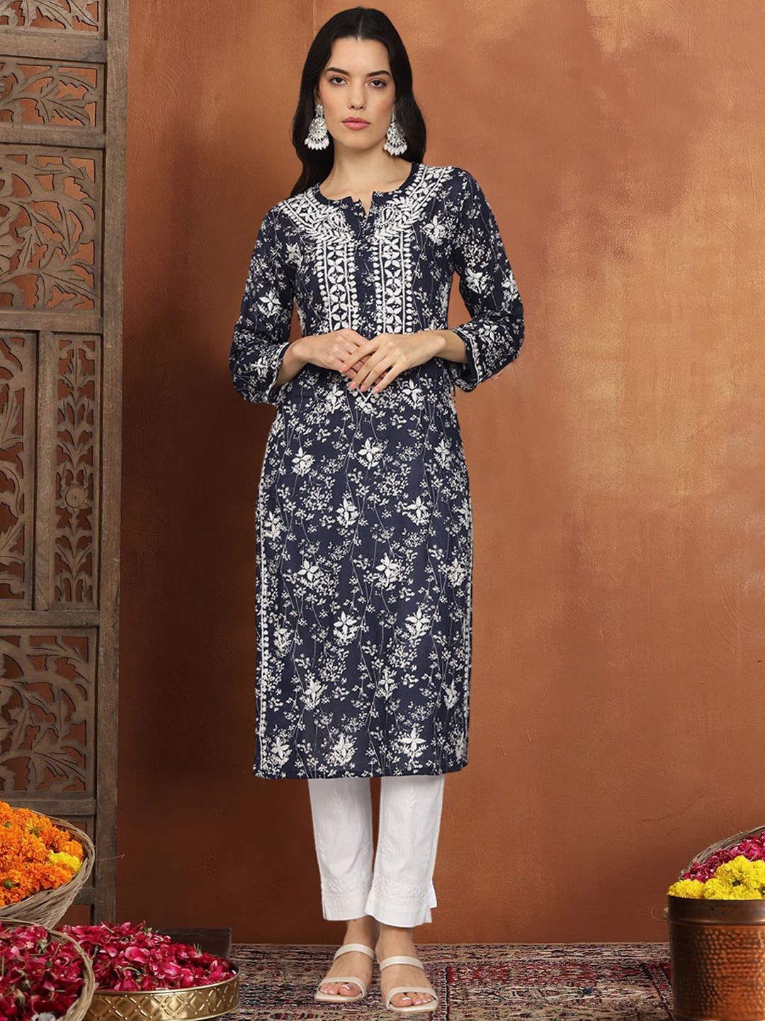 

PARAMOUNT CHIKAN Women Embroidered Lucknowi Chikankari Mulmul Kurta, Navy blue