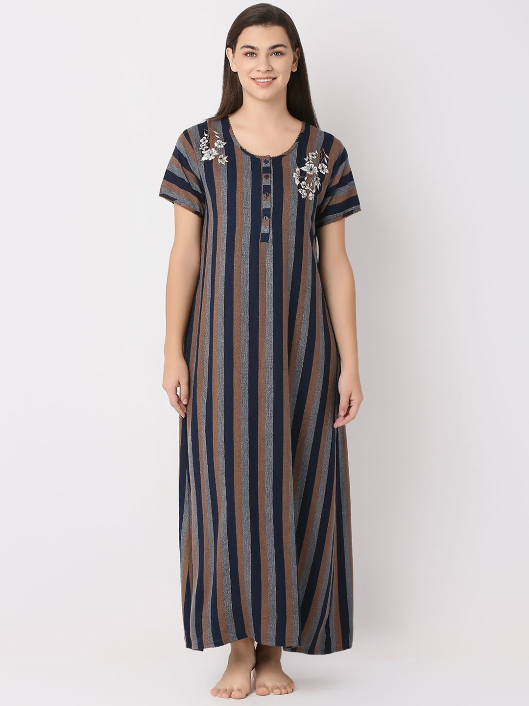 

Juliet Women Printed Striped Maxi Round Neck Nightdress, Blue
