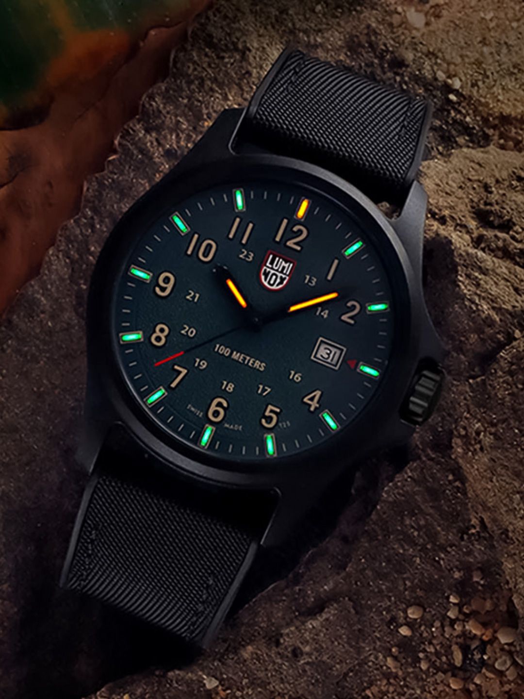

Luminox Men Dial Bracelet Style Straps Analogue Watch XL.1977-, Green