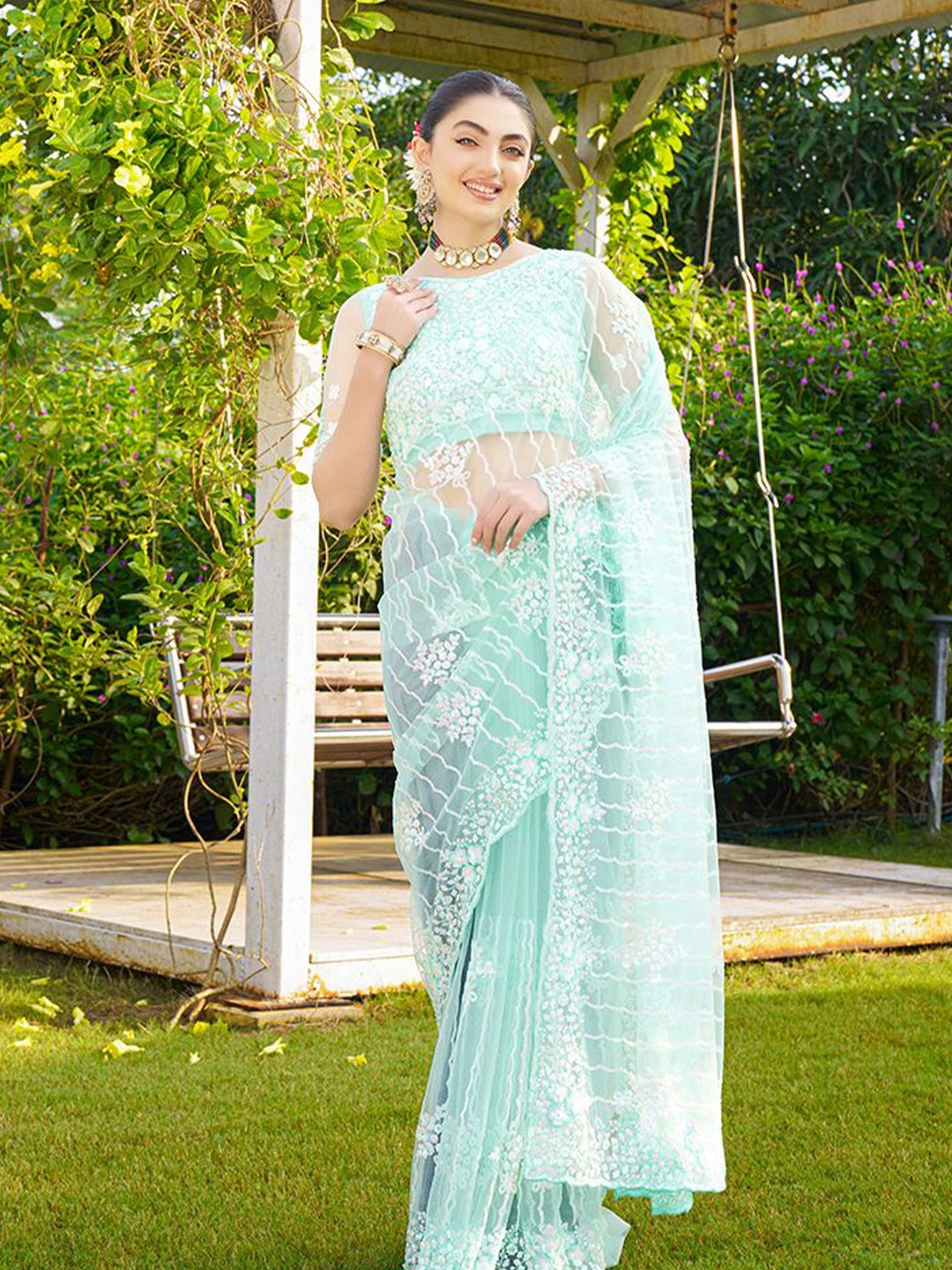 

SANJANA SILK Embellished Sequinned Net Maheshwari Saree, Green