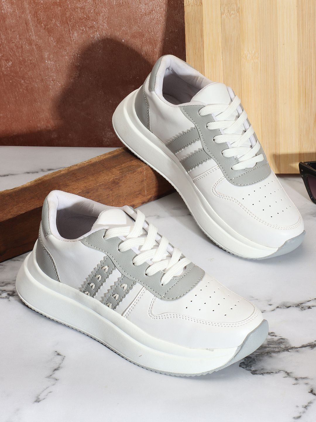 

The Roadster Lifestyle Co Women Lace-Ups Casual Sneakers, Grey