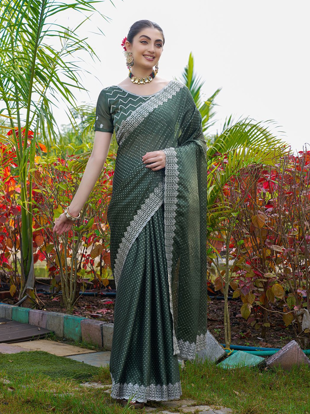 

Sanwariya Silk Polka Dot Printed Maheshwari Saree, Lime green
