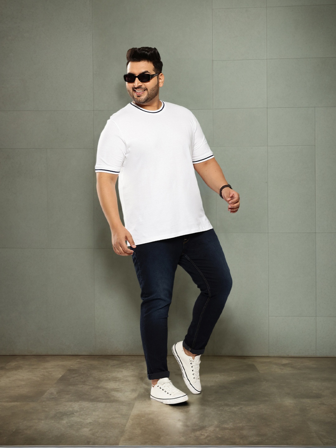 

Sztori Plus Size Solid Pure Cotton T-shirt, White