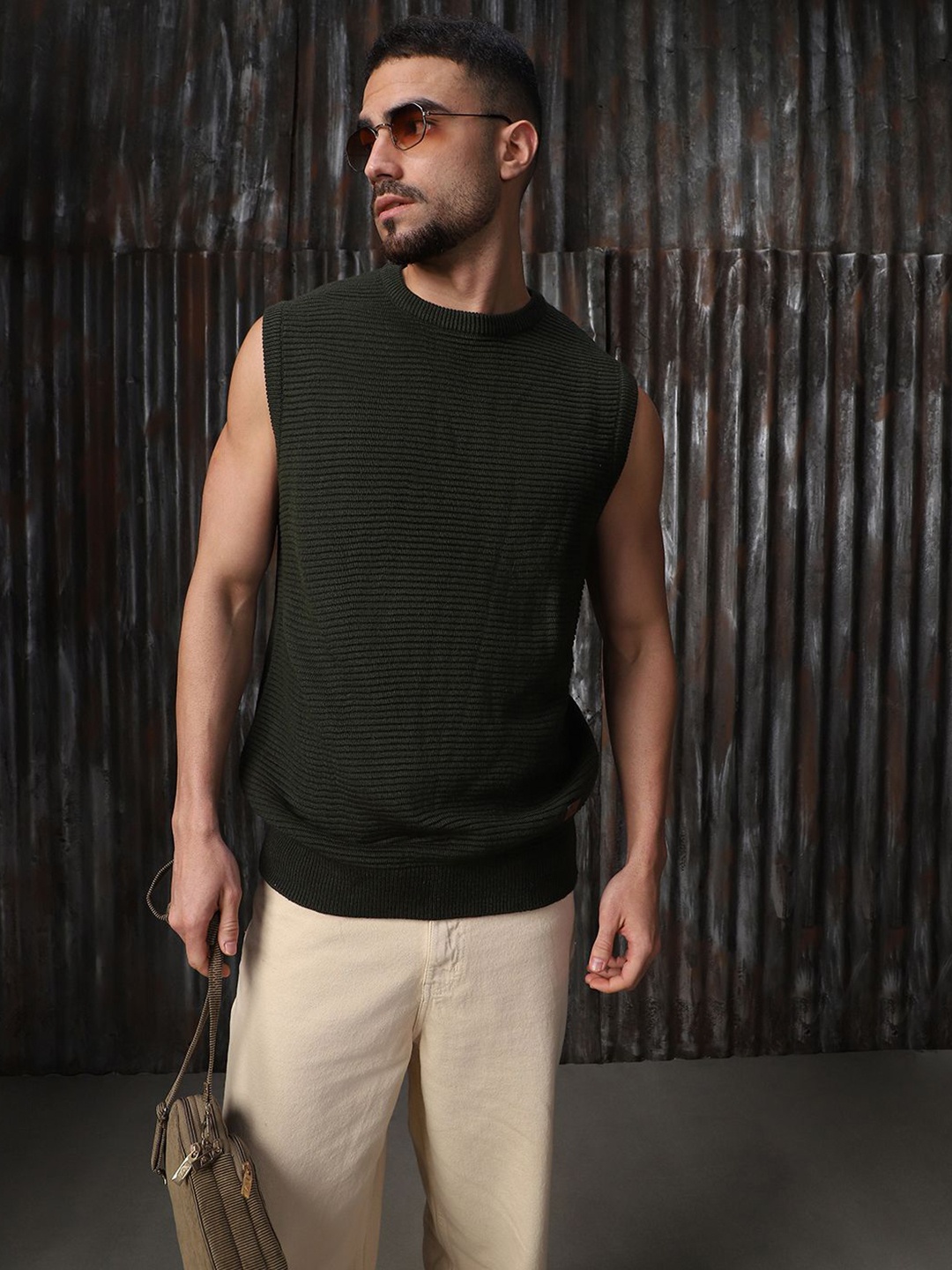 

High Star Men Relaxed fit stractured sleevless vest Pullover, Green