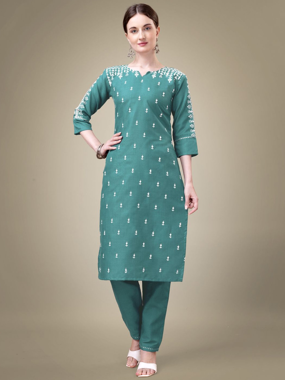 

HI FI NX Ethnic Motifs Embroidered Straight Kurta With Trousers, Sea green