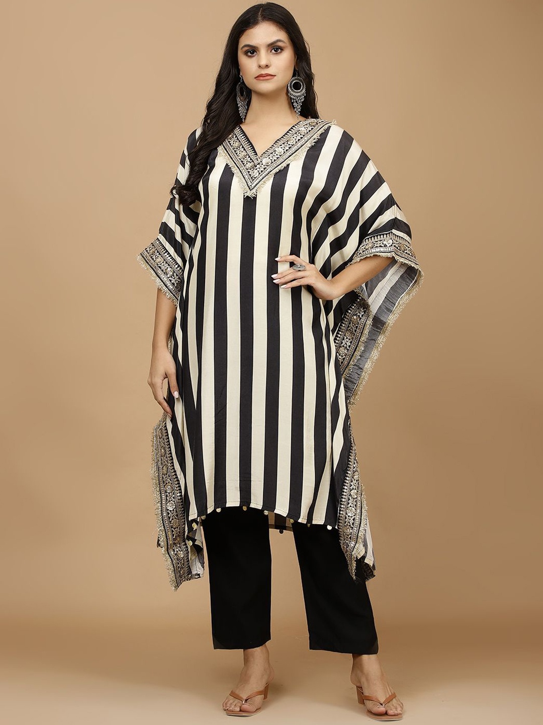 

Meena Bazaar Printed Kaftan Kurta With Trousers, Black