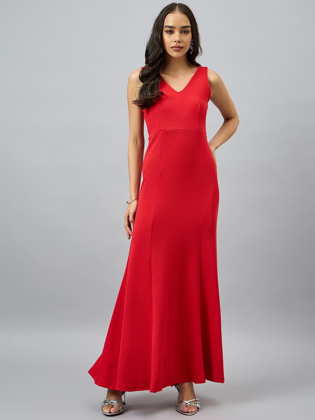 

COLOR CAPITAL Women Solid V-Neck Fit and Flare Maxi Dress, Red