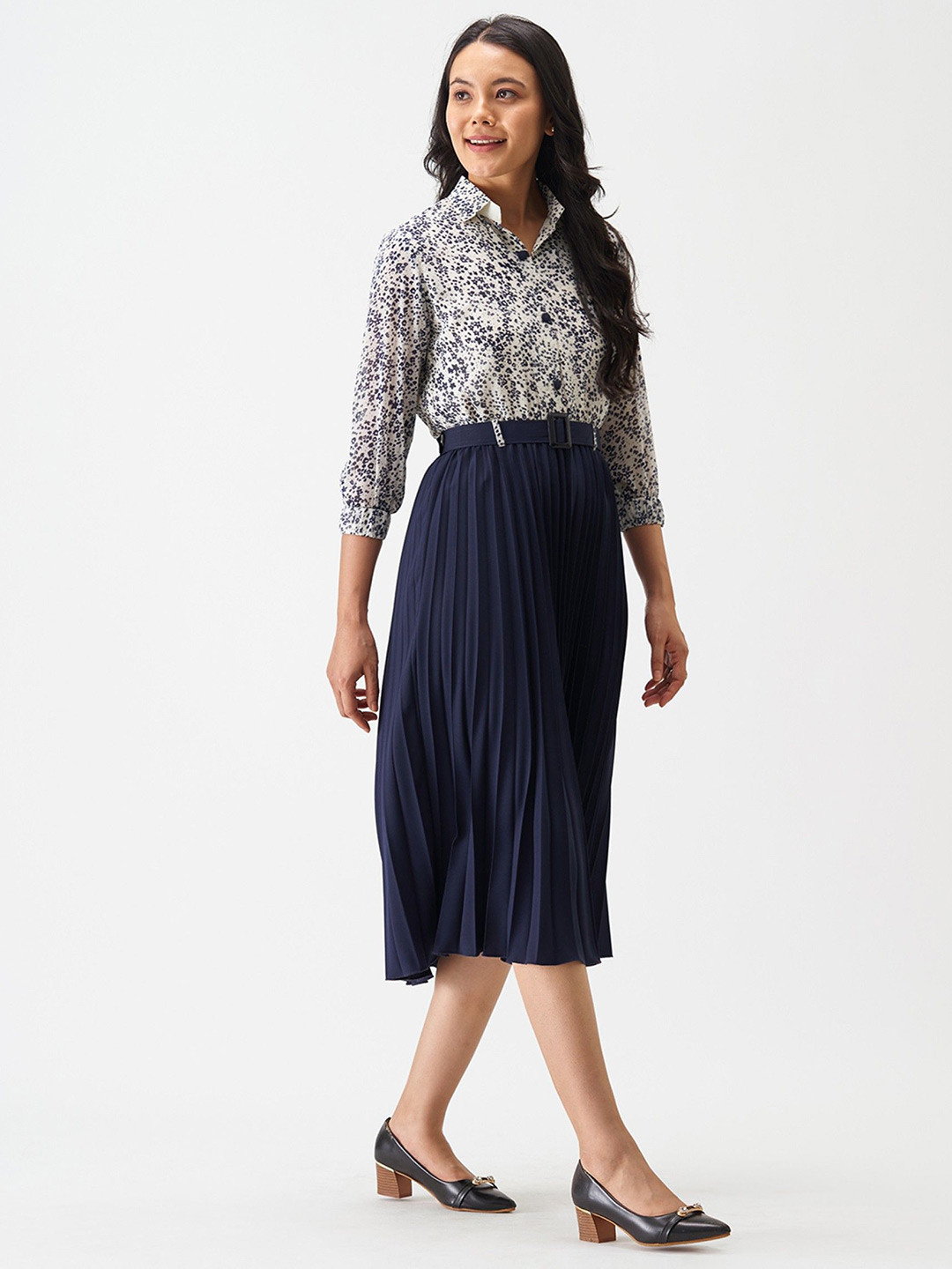

Femvy Abstract Printed Shirt Collar Cuffed Sleeves Midi Fit and Flare Dresses, Blue