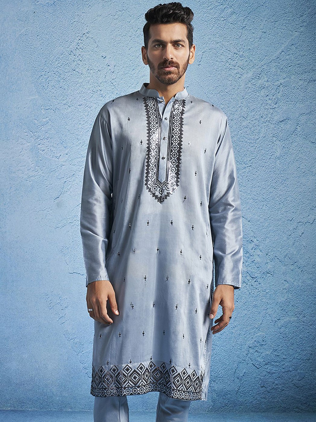 

VASTRAMAY Geometric Embroidered Thread Work Mandarin Collar Silk Straight Kurta, Grey