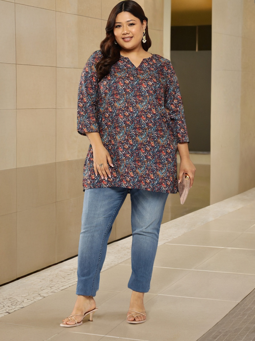 

Sztori Plus Size Paisley Printed Short Kurti, Navy blue