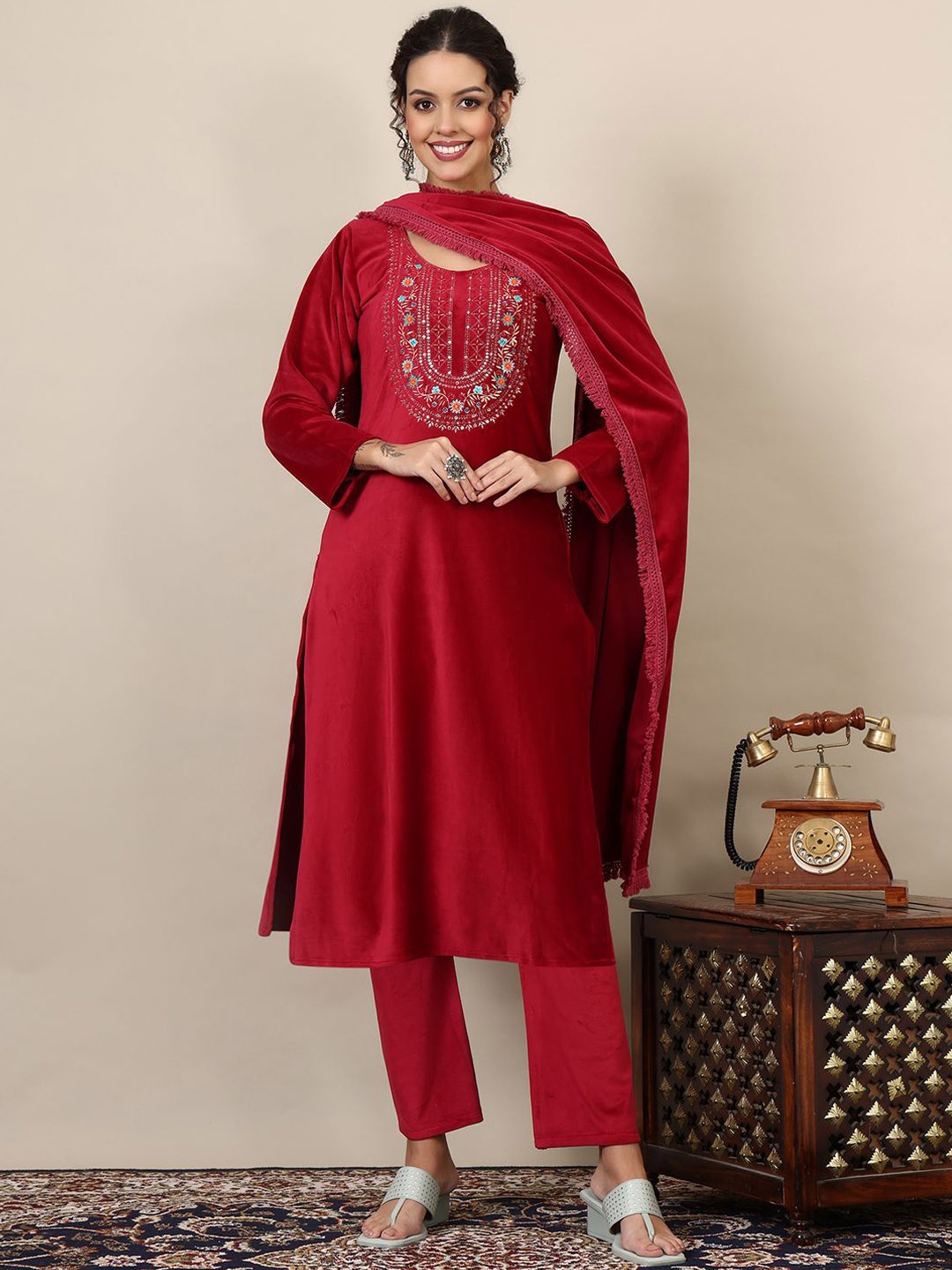 

Ziva Fashion Floral Yoke Design Zari Work Pure Wool Straight Kurta With Trouser & Dupatta, Maroon