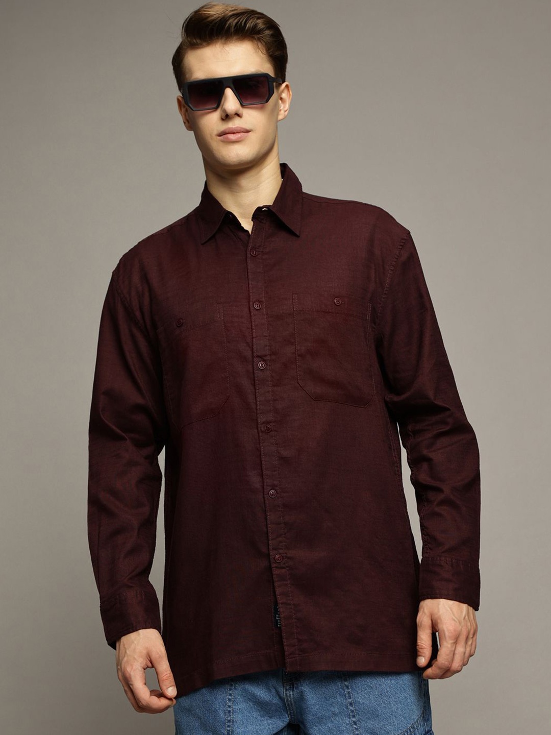 

The Roadster Lifestyle Co. Men Premium Spread Collar Solid Cotton Relaxed Fit Casual Shirt, Maroon