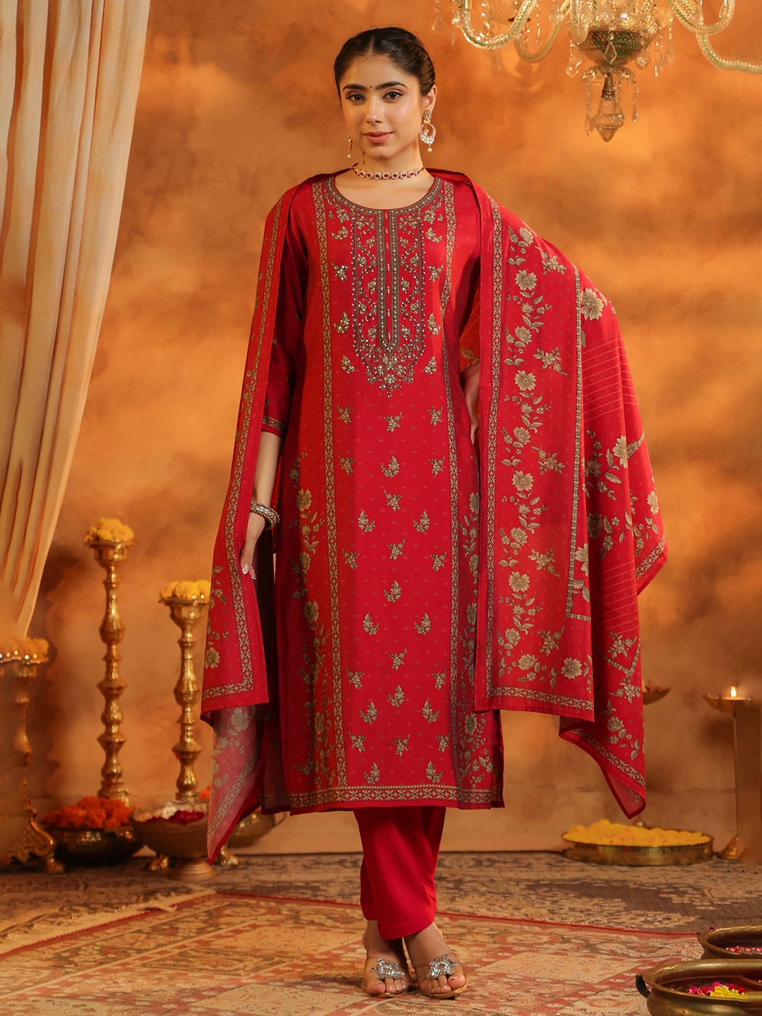 

Rain & Rainbow Ethnic Motifs Printed Straight Kurta With Trousers & Dupatta, Red