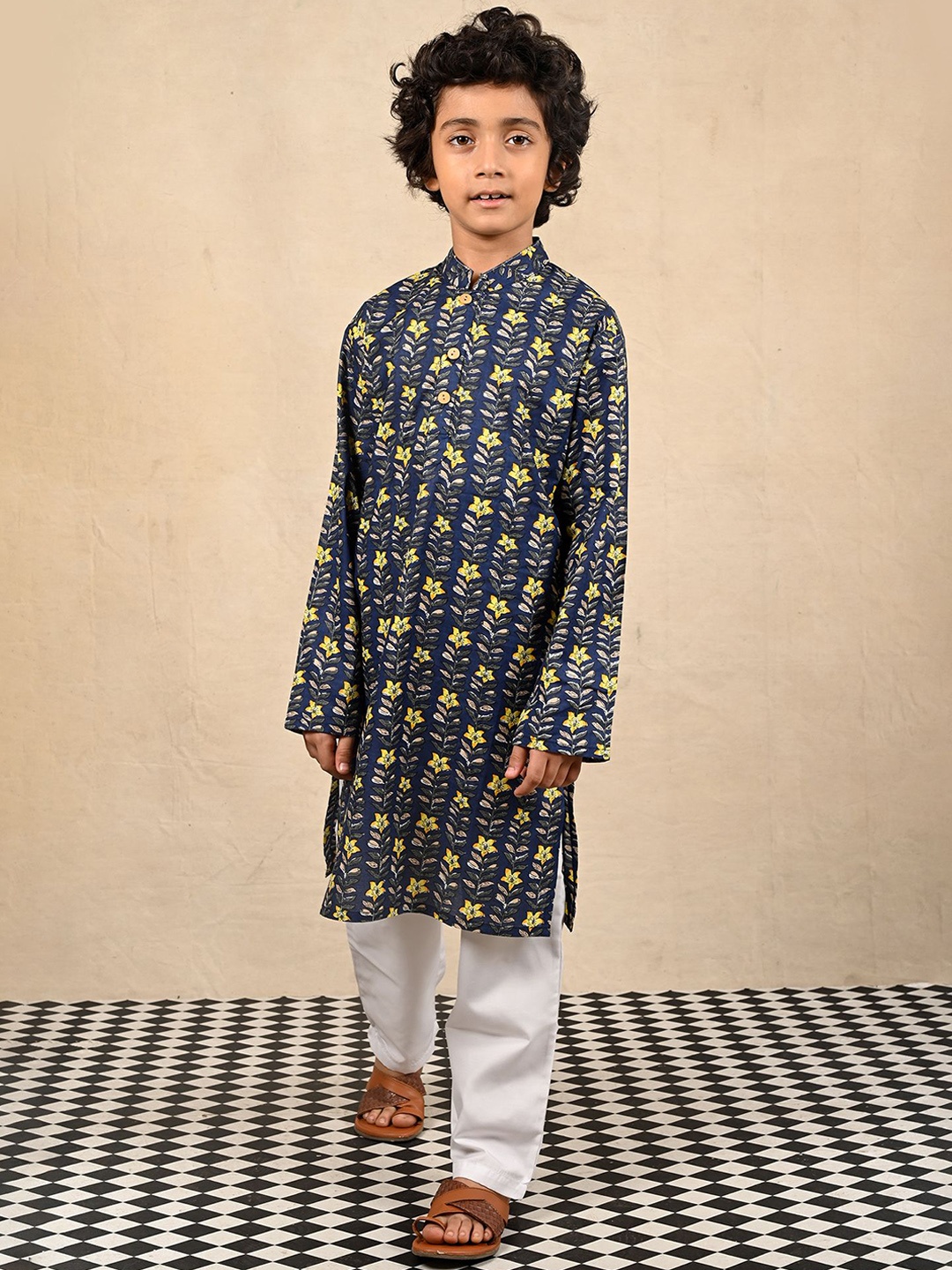 

Anthrilo Boys Ethnic Motifs Printed Mandarin Collar Pure Cotton Kurta With Trousers, Blue