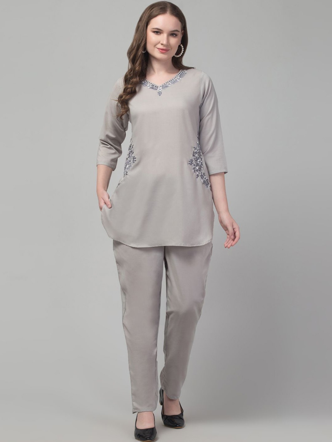 

Trend Level Women Grey Floral Embroidered V-Neck Three-Quarter Sleeves Midi Dress