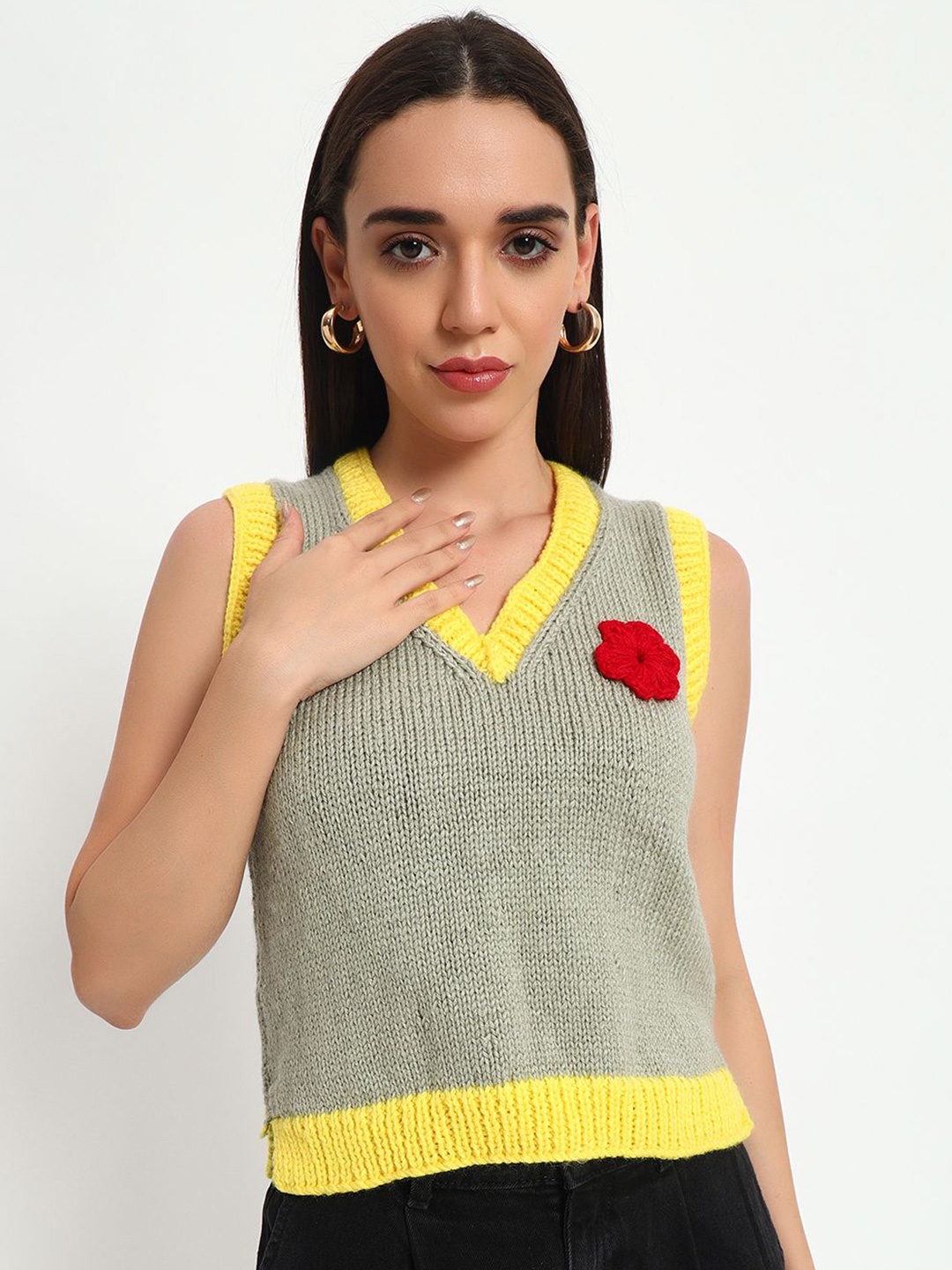 

Sugercandy Women Colourblocked Woollen Sweater Vest, Grey