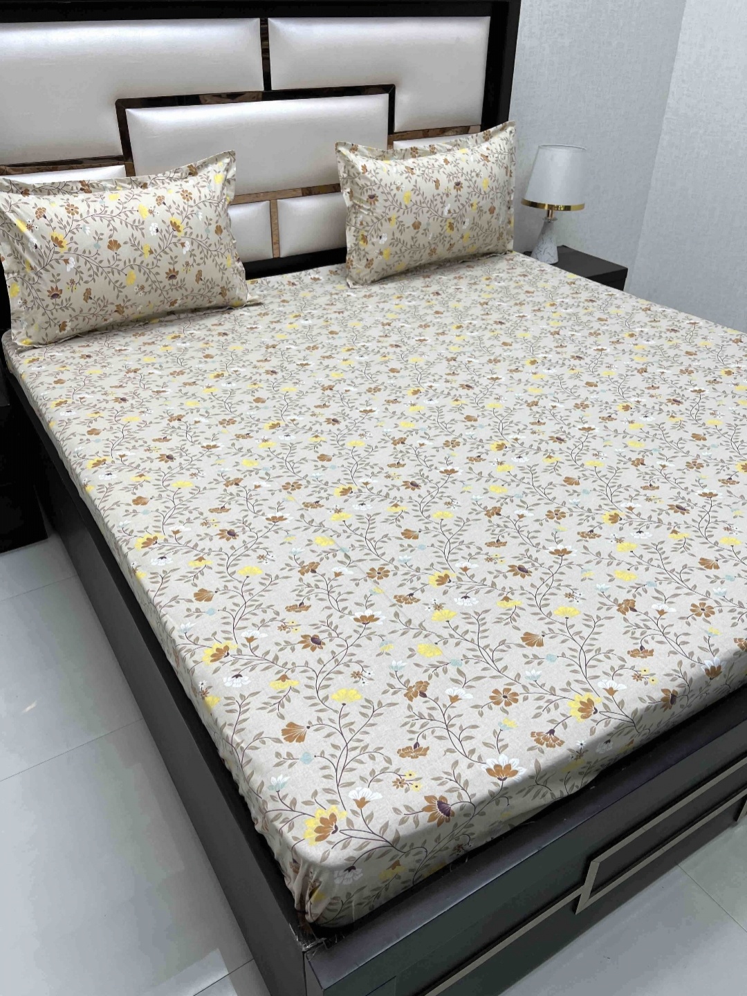 

Pure Decor Velar Brown Floral Pure Cotton 380 TC Super King Bedsheet Set-2.75 m x 3.04 m