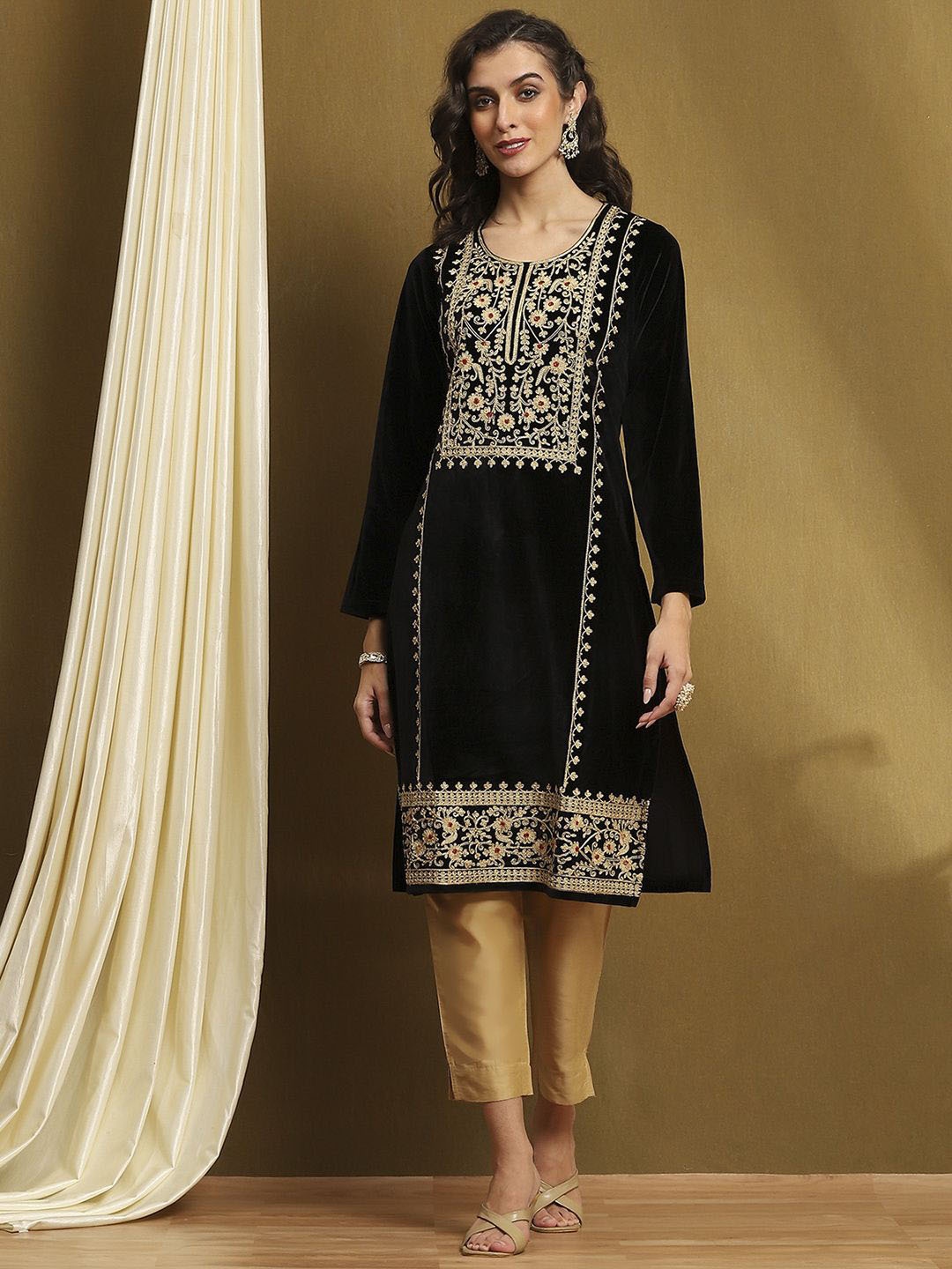 

Biba Floral Embroided Straight Kurta, Black