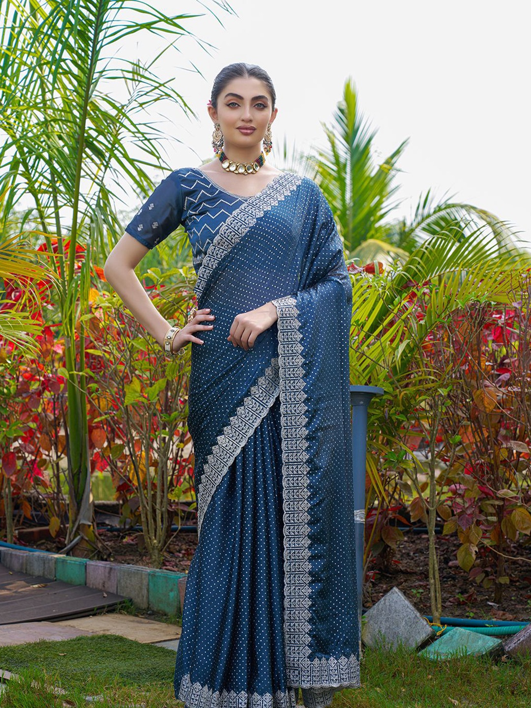 

Sanwariya Silk Woven Design Sequinned Maheshwari Saree, Navy blue