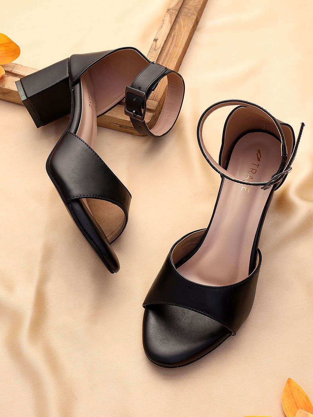 

TRASE Block Sandals with Buckles, Black