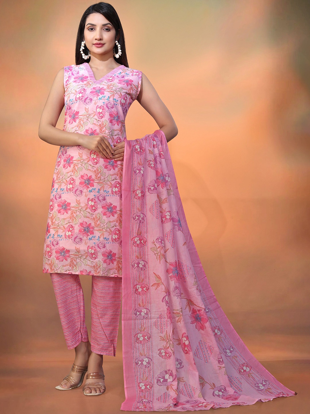 

VARNI FABRICS Floral Printed V-Neck Straight Kurta With Trousers & Dupatta, Pink