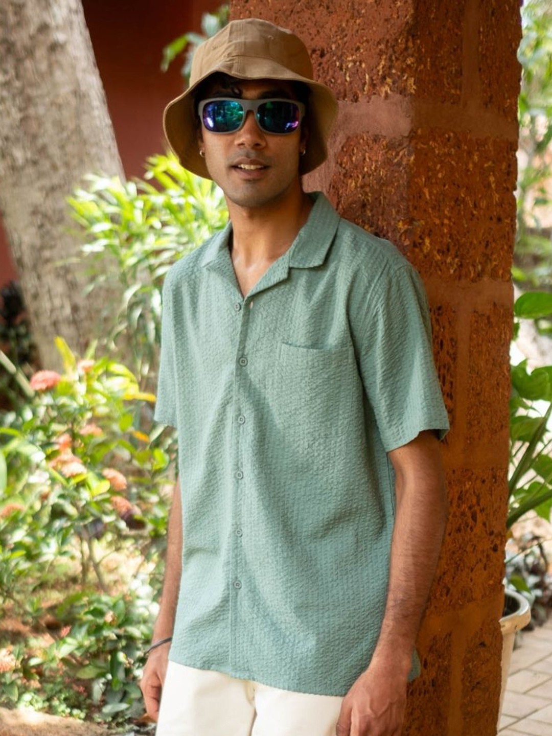 

Creatures of Habit Men Seersucker Notched Shirt, Green