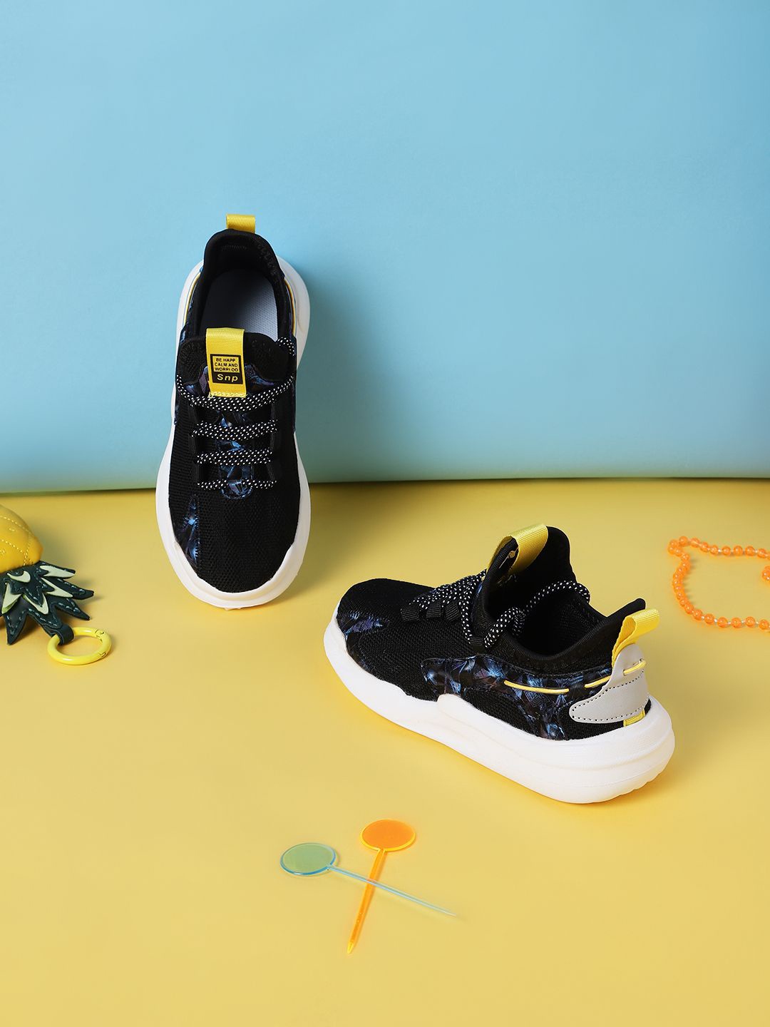 

Truffle Collection Boys Round Toe Sneakers, Black