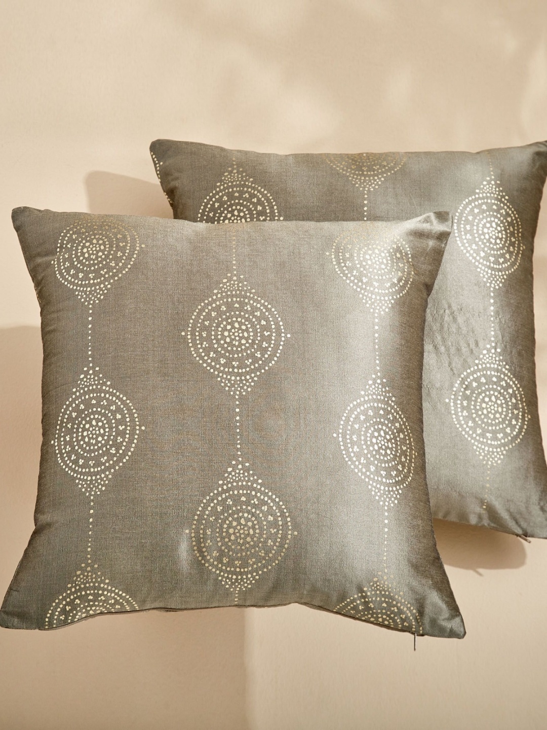 

Home Centre Corsica Gleam Cecil Brown 2 Pieces Abstract Printed Square Cushion Covers