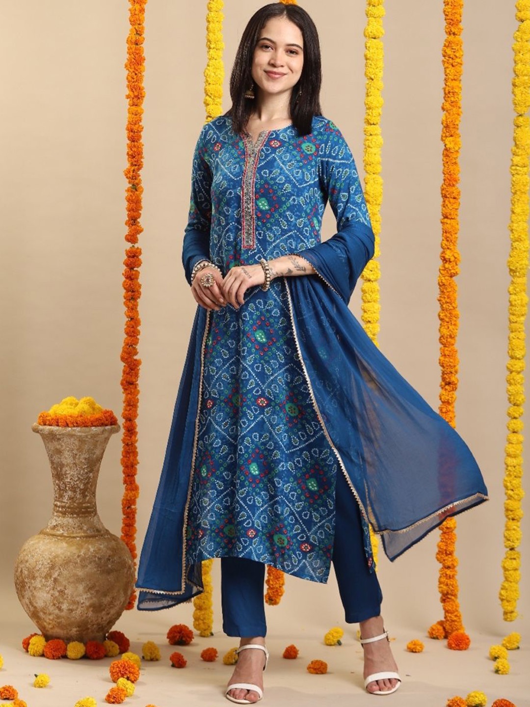 

GoSriKi Bandhani Printed Straight Kurta With Trouser & Dupatta, Blue