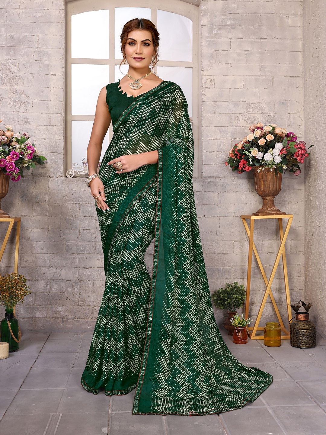 

KALINI Geometric Printed Saree With Blouse Piece, Green