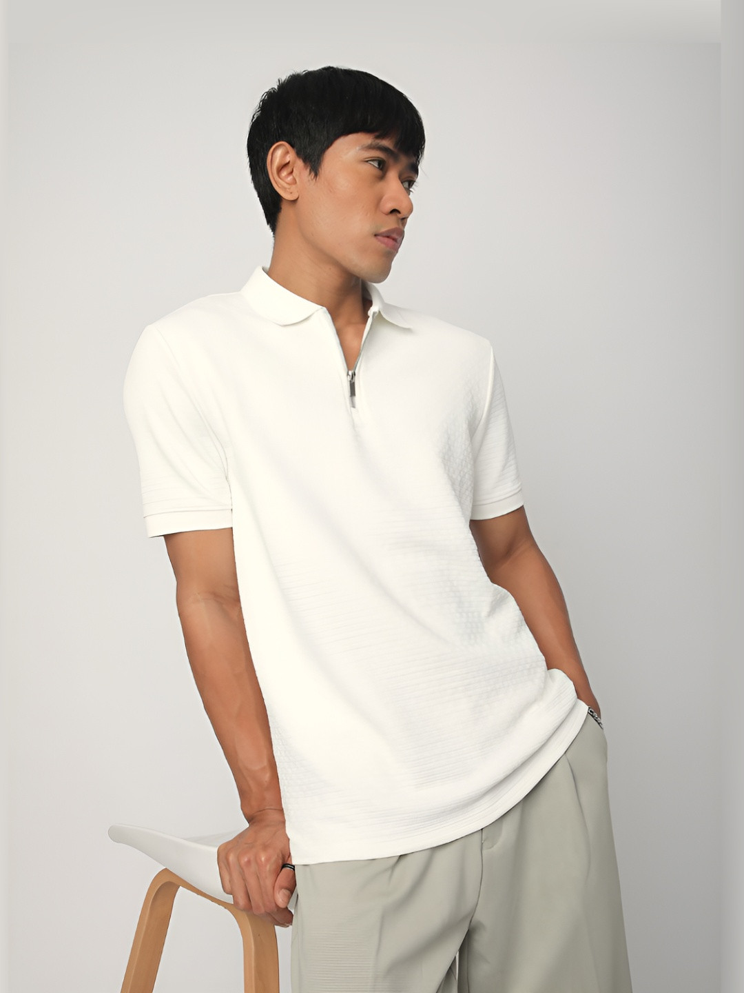 

R&B Men Solid Polo Collar T-shirt, White