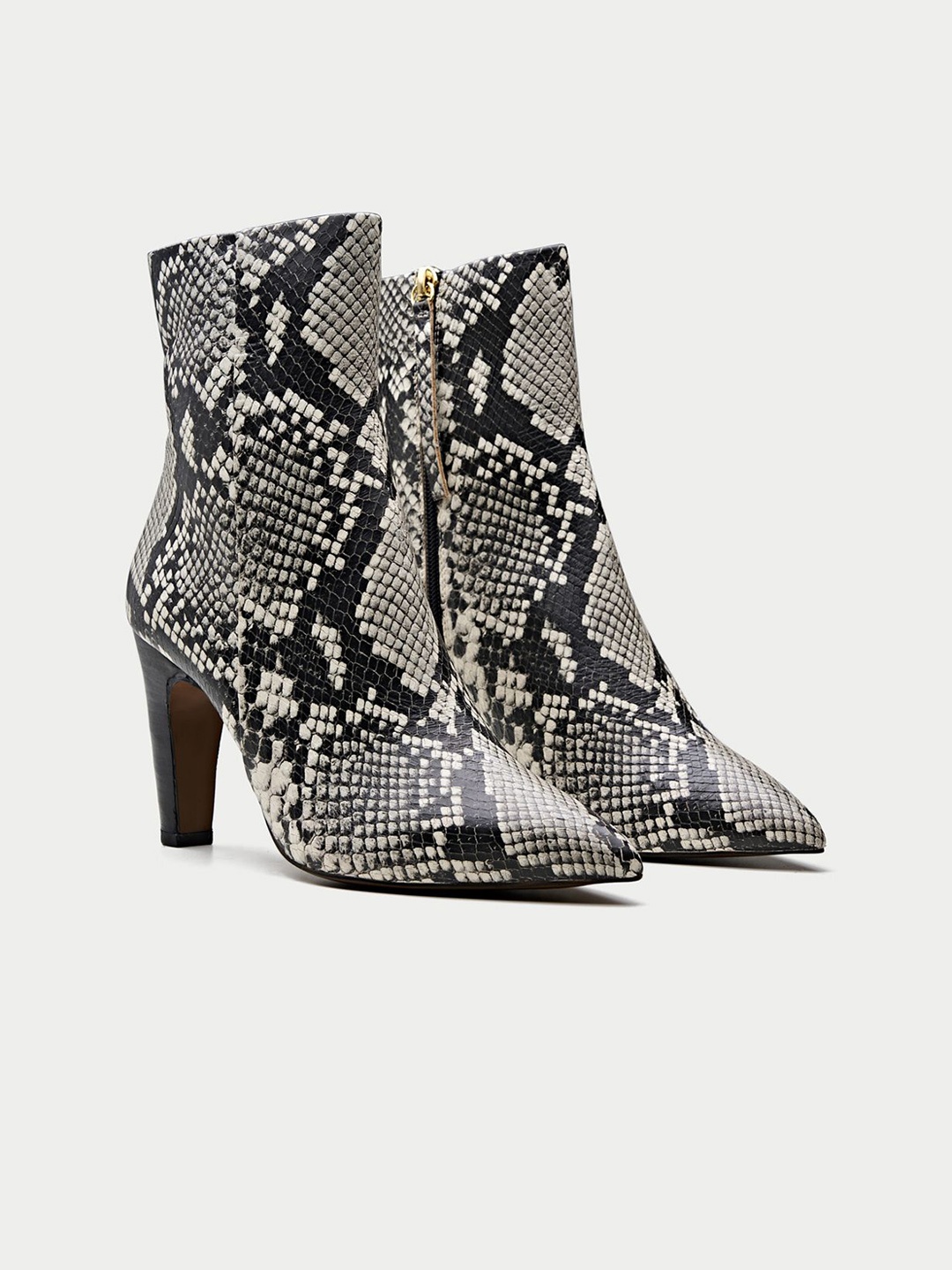 

Oroh Women Animal Printed Leather Block Heeled Chelsea Boots, Black