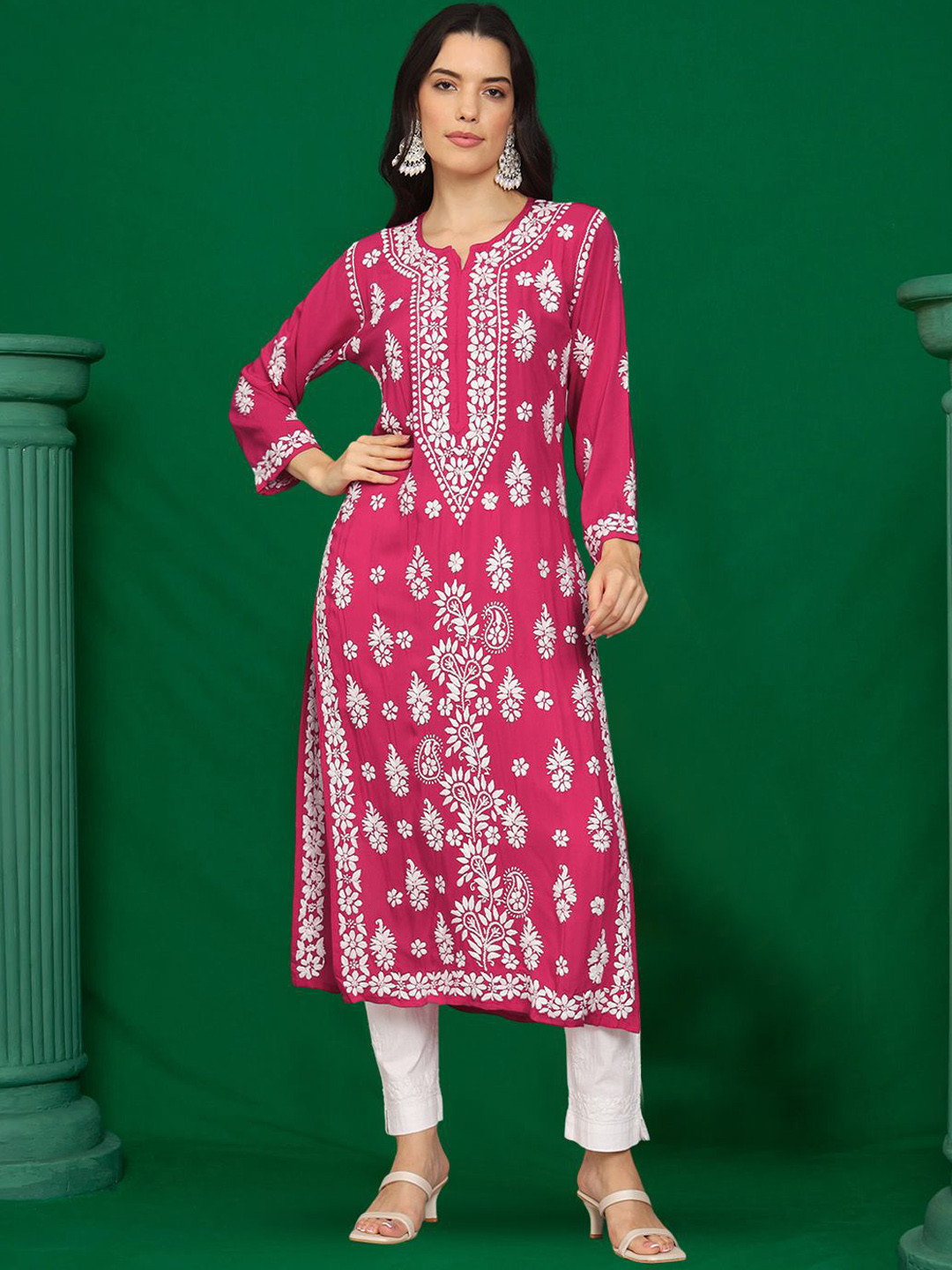 

PARAMOUNT CHIKAN Women Embroidered Lucknowi Chikankari Modal Kurta, Magenta