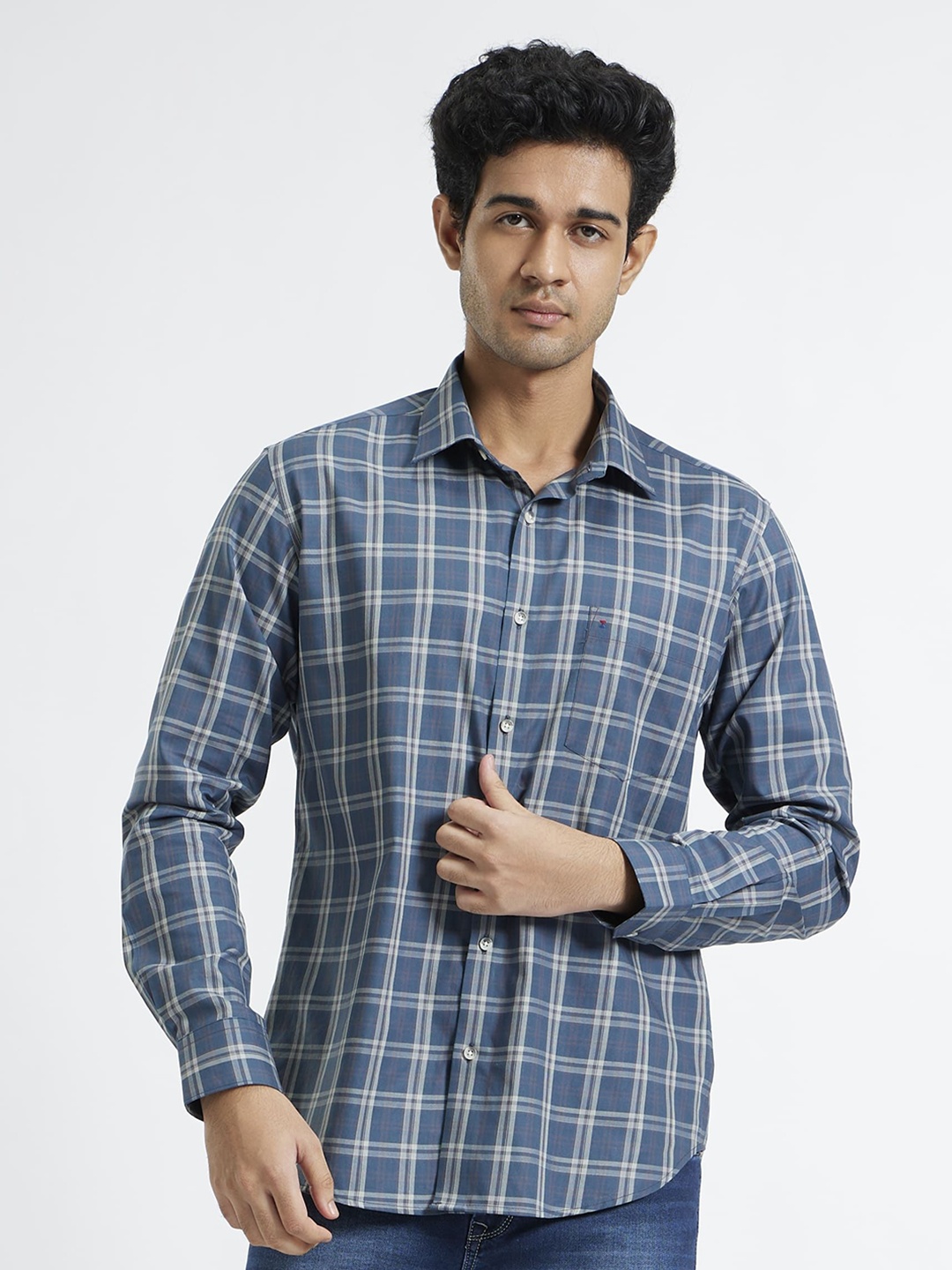 

Sero Men Smart Spread Collar Tartan Checked Cotton Tailored Fit Casual Shirt, Blue
