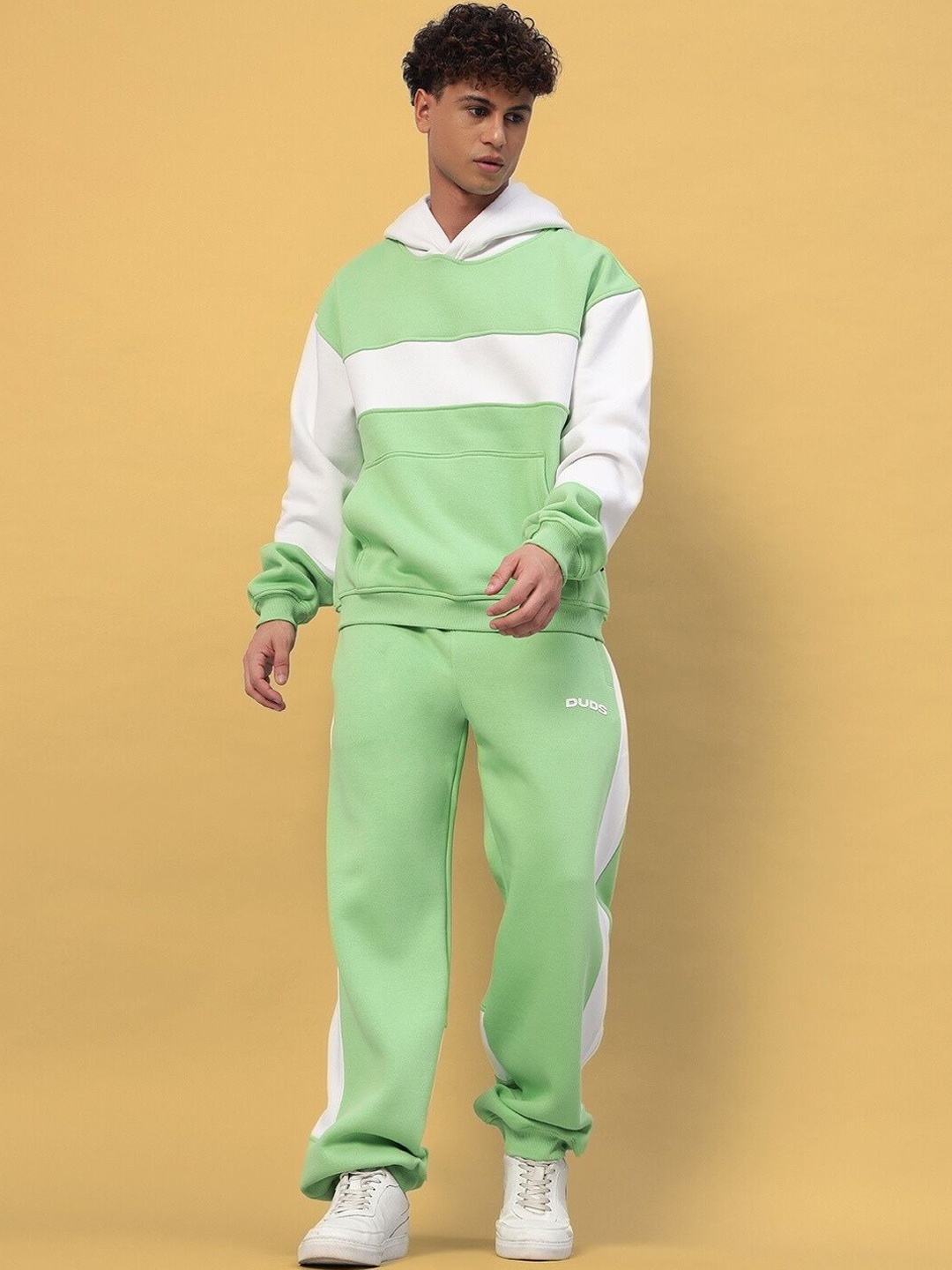 

WEARDUDS Colourblocked Hooded Long Sleeves Sweatshirt With Trouser, Green
