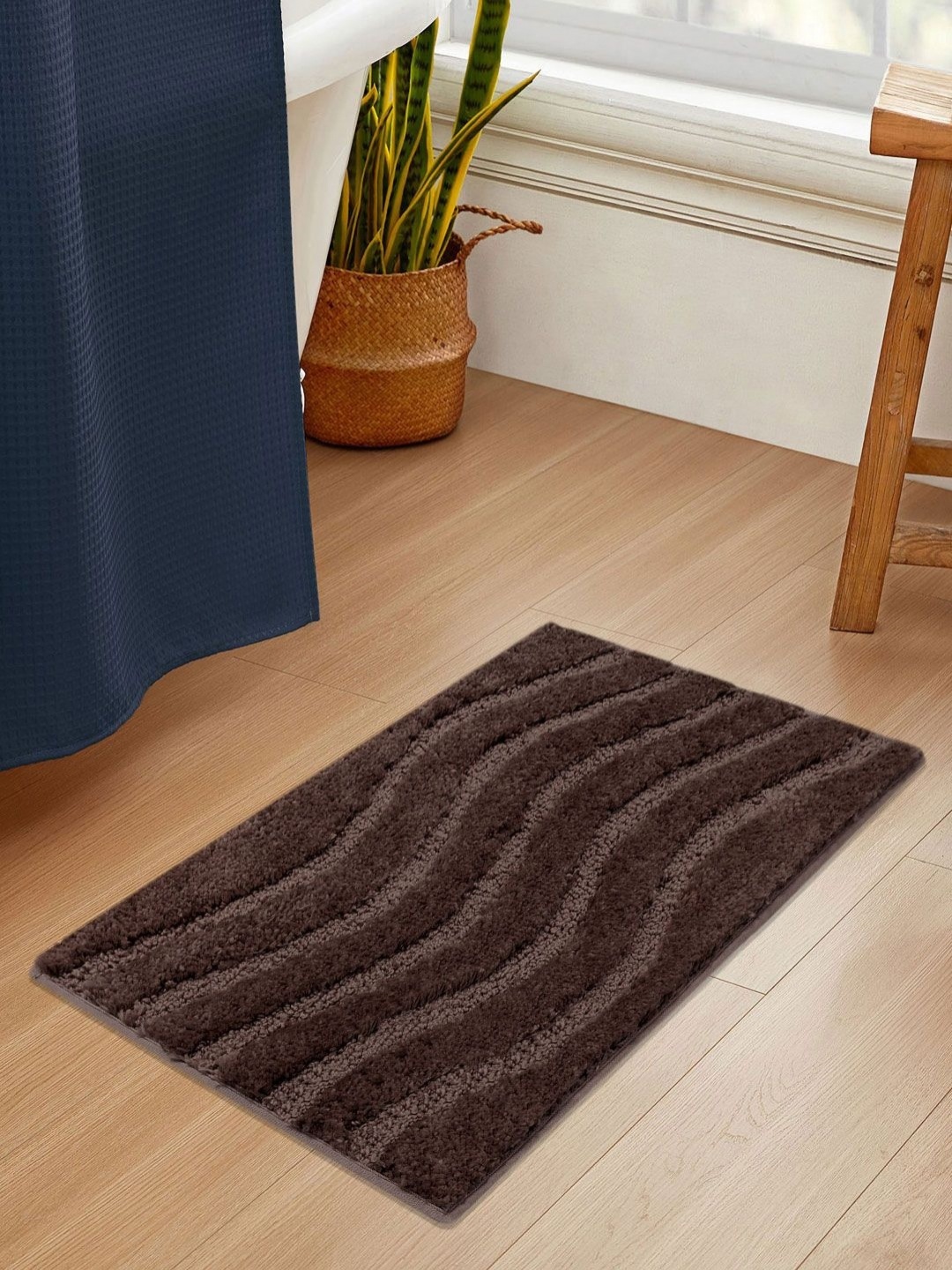 

LUXEHOME INTERNATIONAL Brown Microfibre Anti Skid Bath Rug