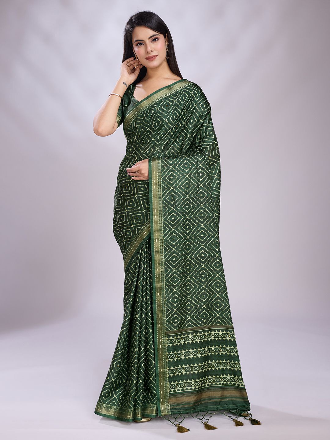 

Mitera Sequinned Pure Silk Saree, Green