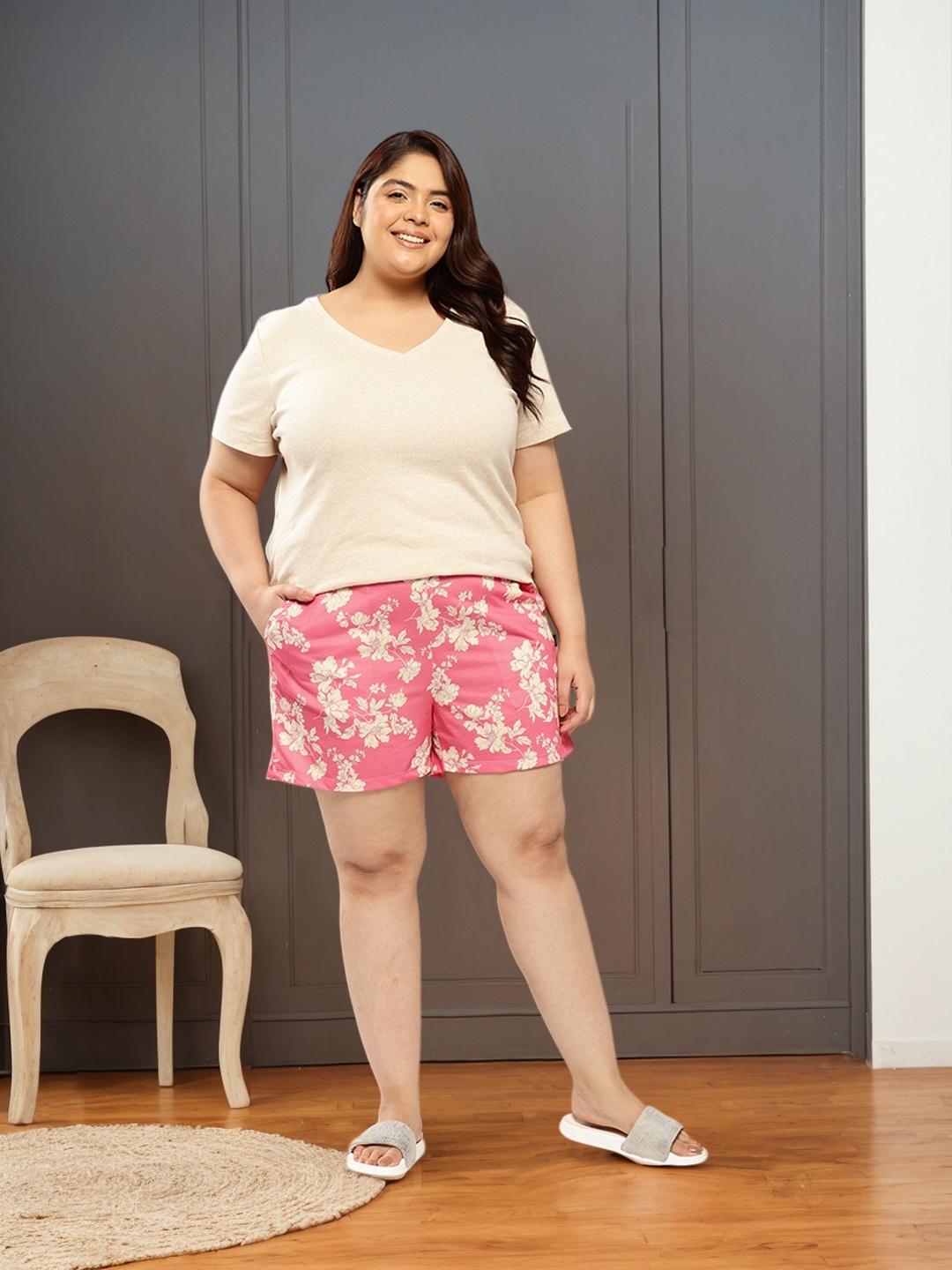 

Sztori Women Plus-Size Floral Print Shorts, Pink