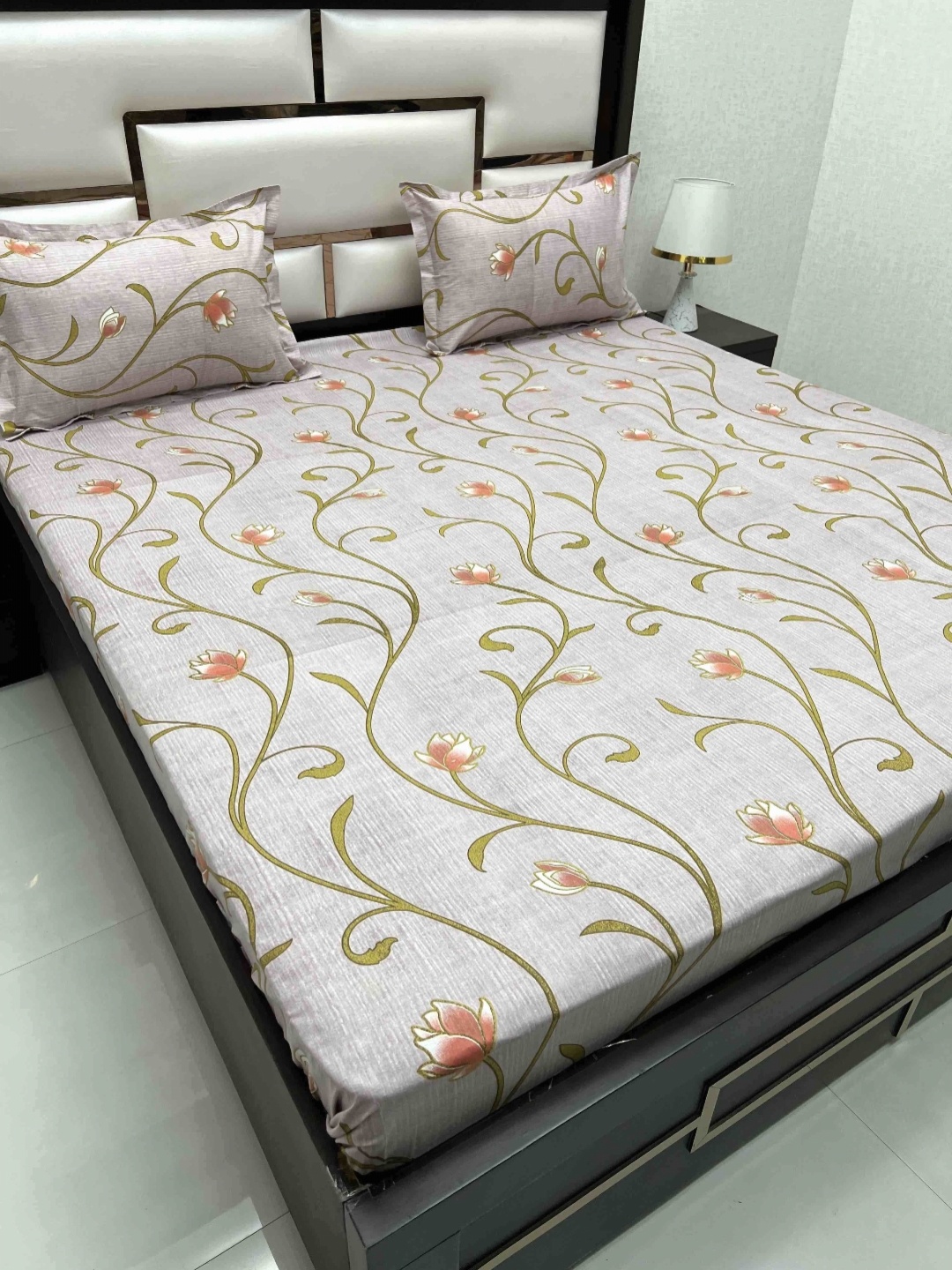 

Pure Decor Velar Green Floral Pure Cotton 380 TC Super King Bedsheet Set- 2.75 m x 3.04 m